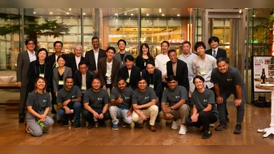 Foto de grupo del equipo de EF Polymer y sus inversores en la jornada informativa